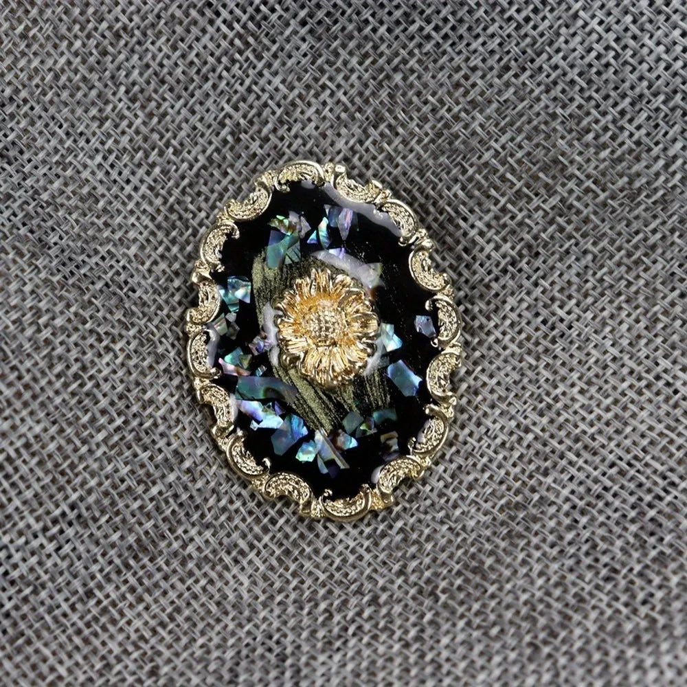 Luxury & Retro Brooch